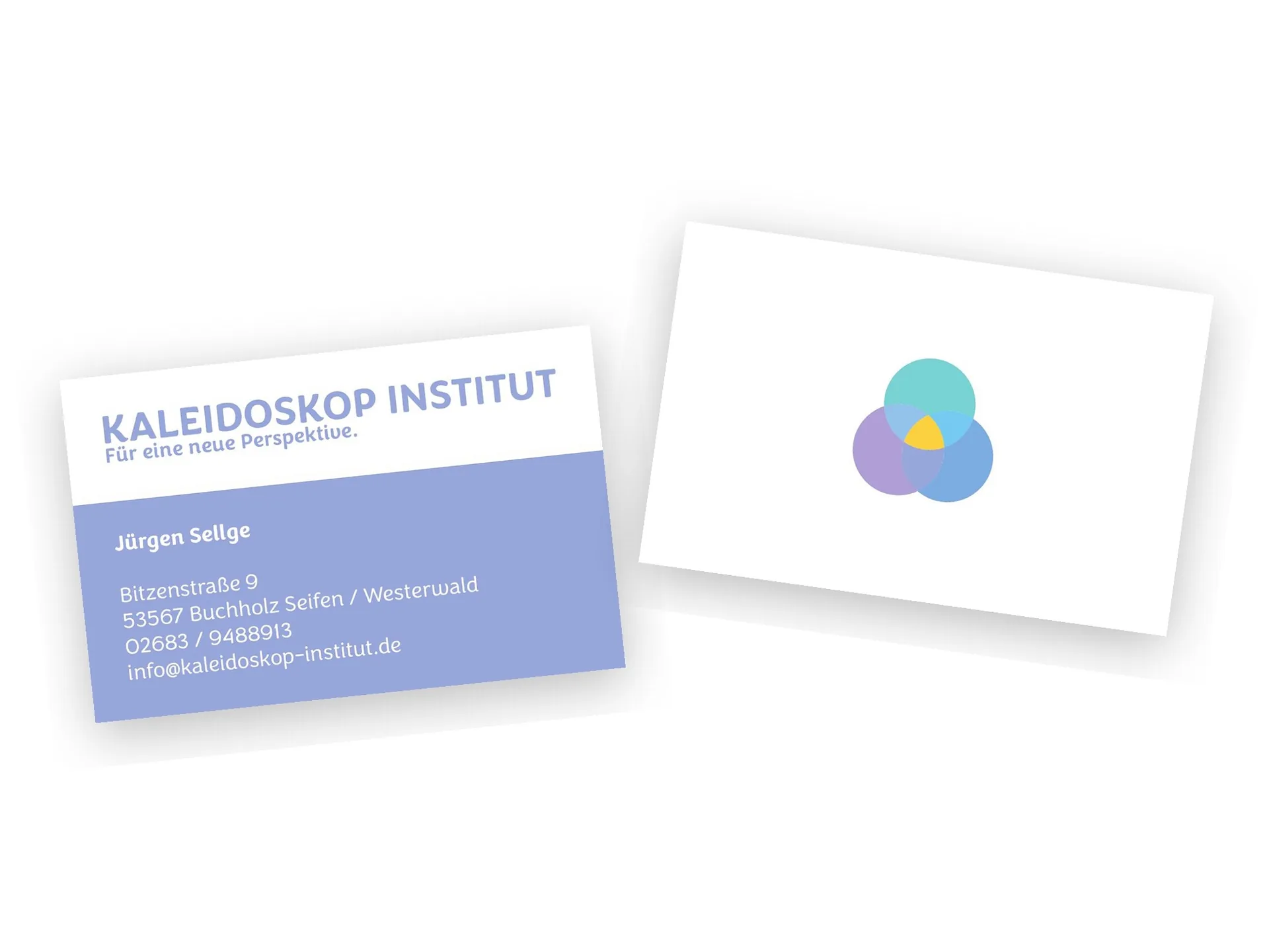 Visitenkarten Set im dreifarbigen Branding System des Kaleidoskop Instituts
